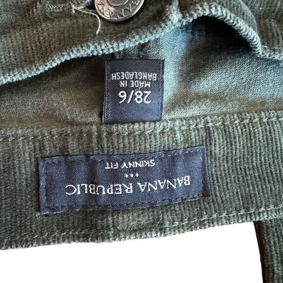 Banana Republic skinny fit green corduroy- size 6 - Picture 3 of 6
